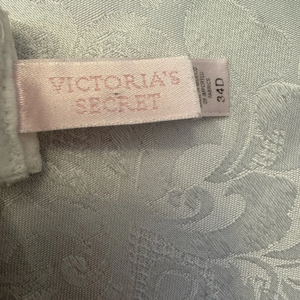 Victoria’s Secret Bra Size 34D‎ White Lace Underwire Sheer Unlined Sexy Boudoir